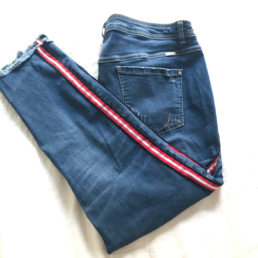 Ankle length jeans